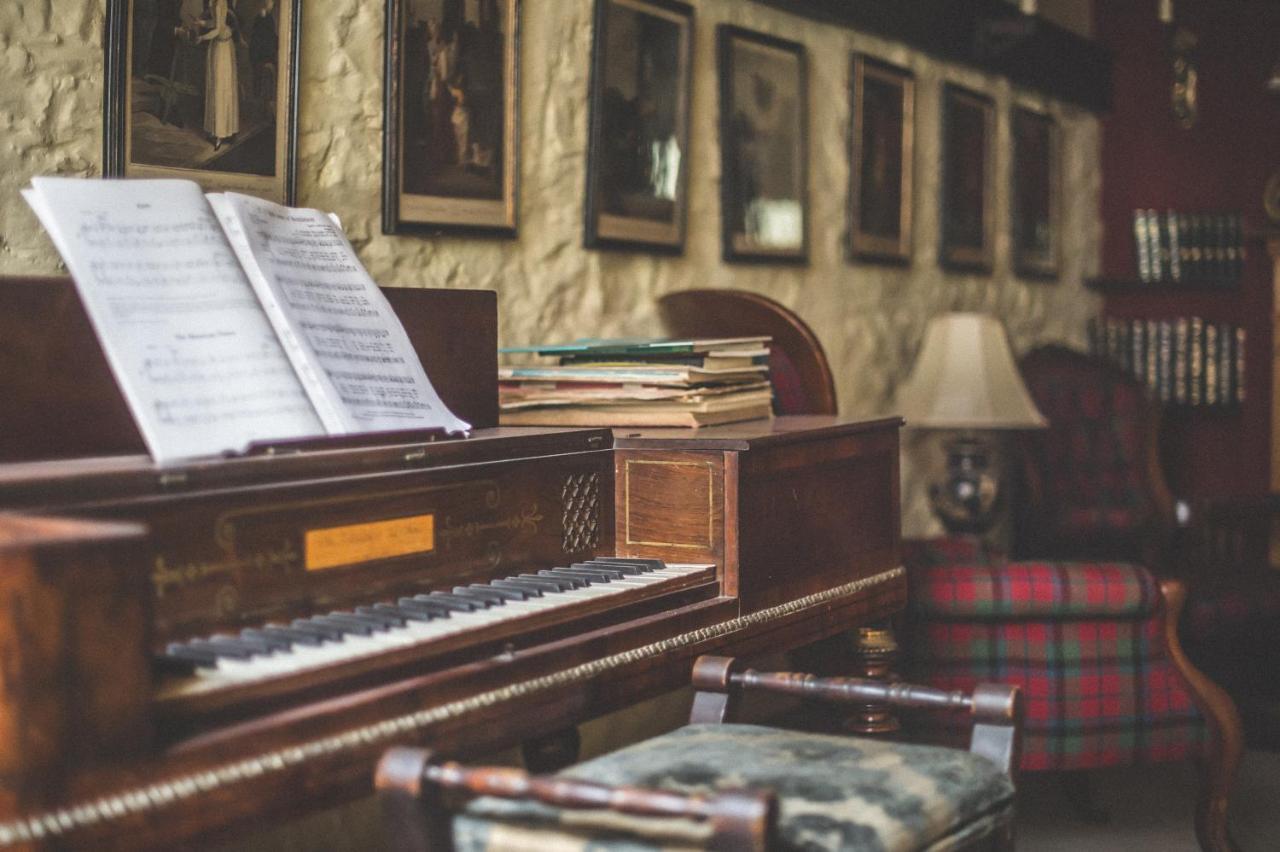 Jeakes House Bed and Breakfast Rye Eksteriør billede Piano at the library