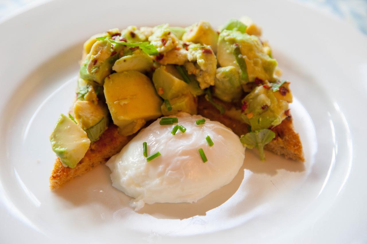 Jeakes House Bed and Breakfast Rye Eksteriør billede Avocado on toast with a poached egg