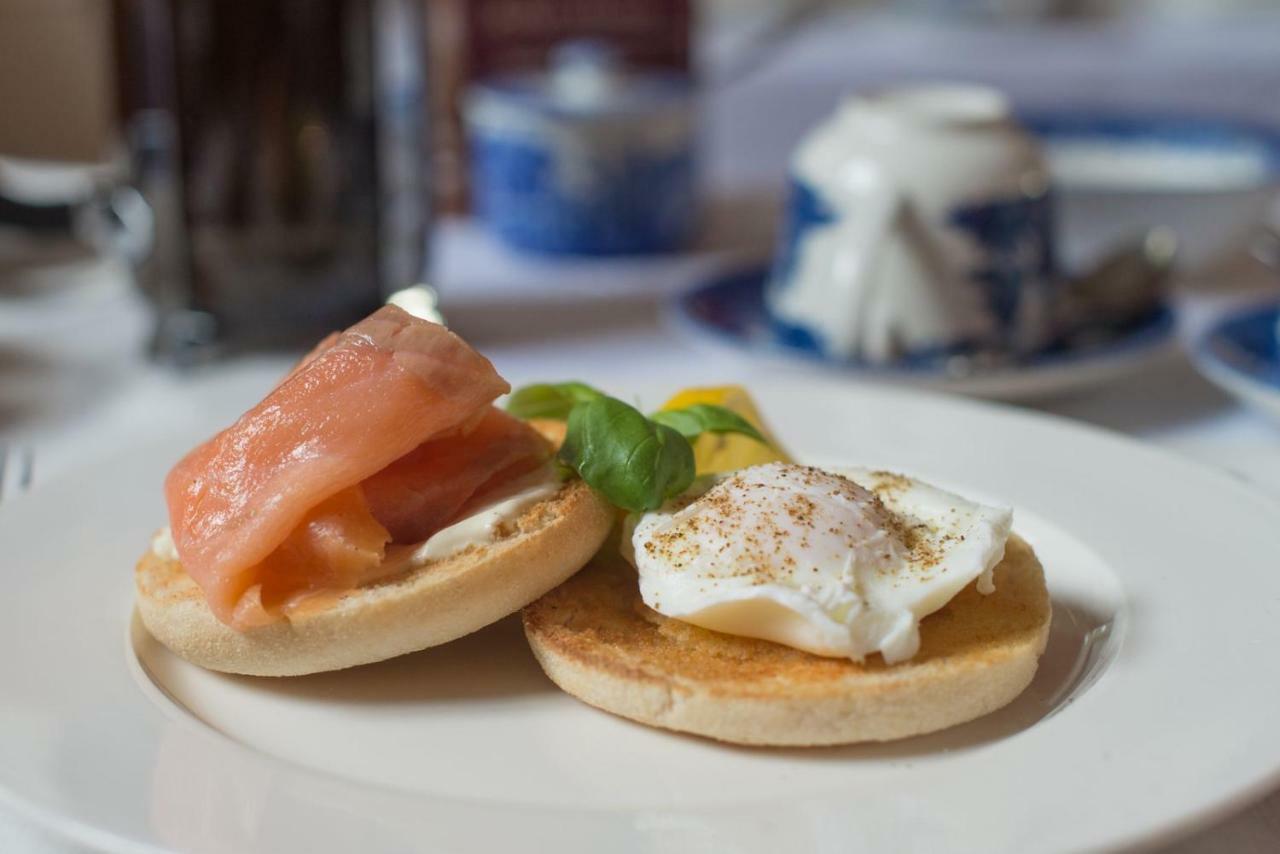 Jeakes House Bed and Breakfast Rye Eksteriør billede Salmon and egg on a muffin